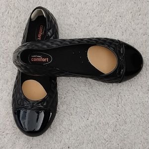 NWOT black flat shoes by SafeT step comfort . Size 12
